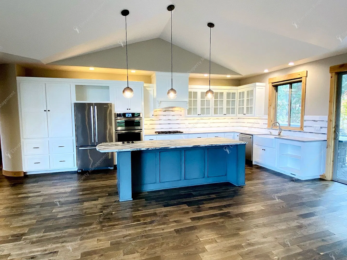 3 Bedroom + Office on Golf Course in Awbrey Glen! — Photo 4