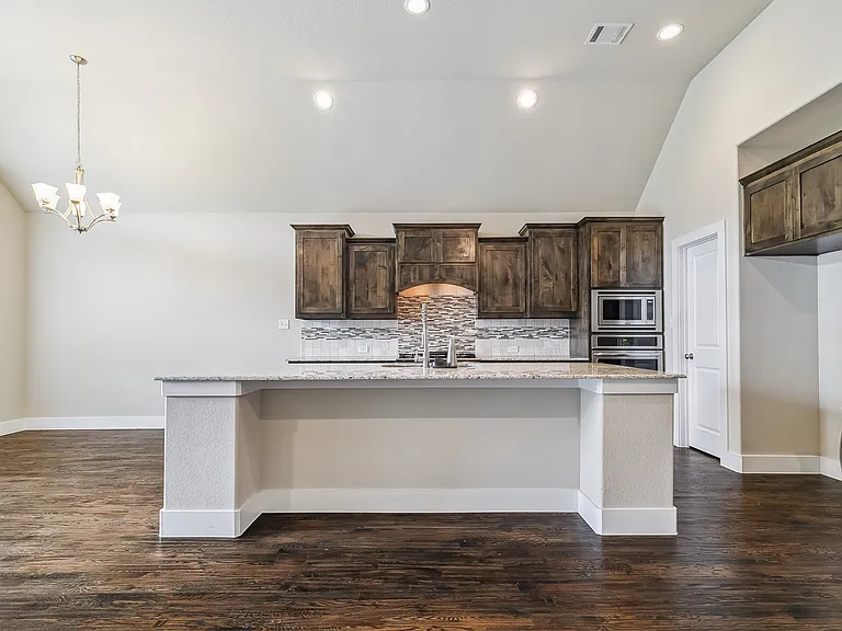 2508 Sanders Ct — Photo 3