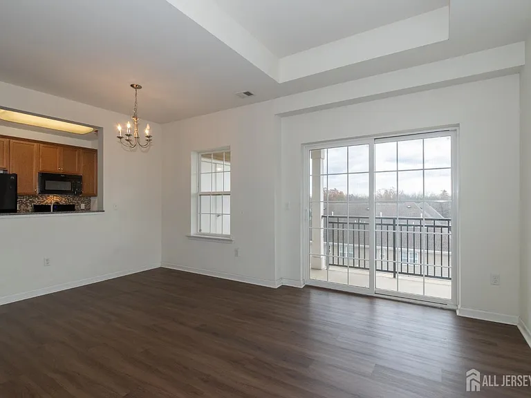 541 E Celebration Way — Photo 5