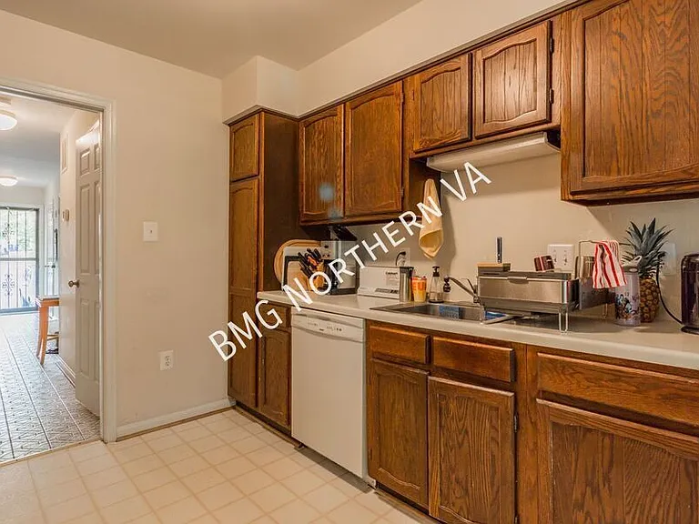 3019 Seven Oaks Pl — Photo 14