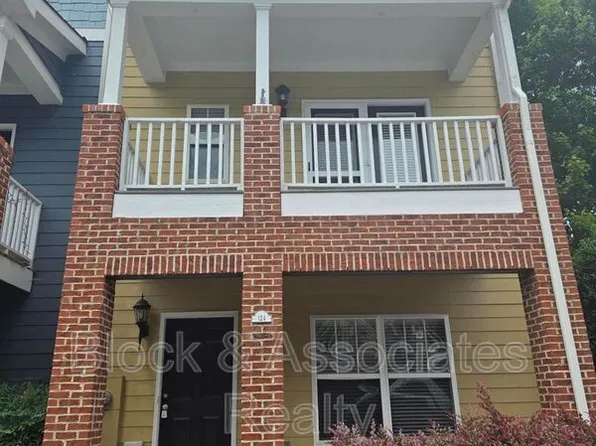 124 Braeside Ct, Cary, NC 27519