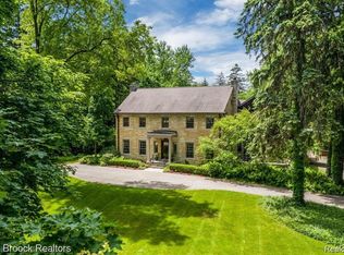 1333 N Glengarry Rd, Bloomfield Hills, MI 48301