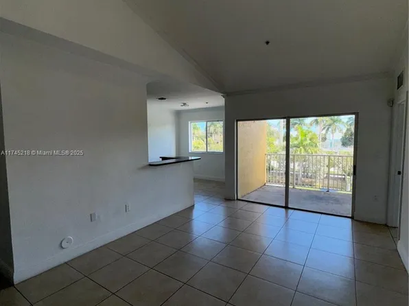 21100 SW 87th Ave APT 303, Cutler Bay, FL 33189