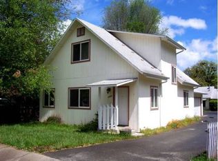 406 Broadway St, Rogue River, OR 97537