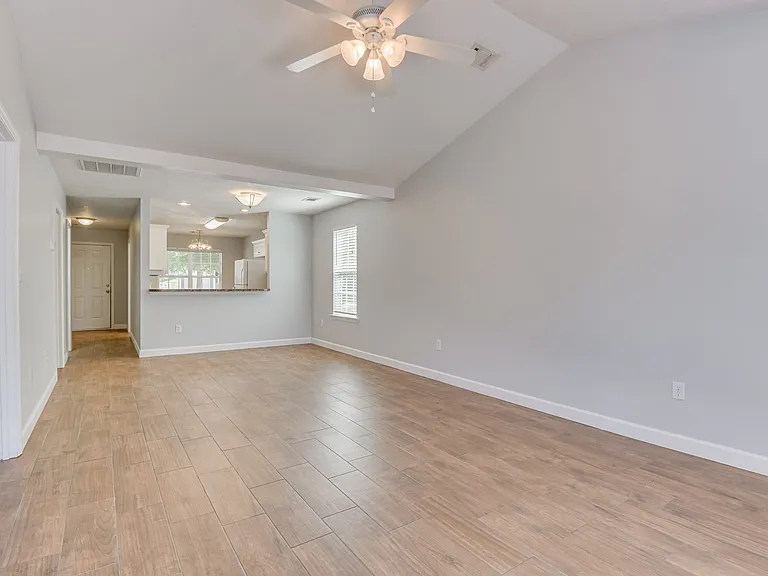 1609 Bradley Way — Photo 7