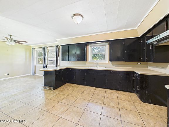 4th image of 2700 Captain Cade Rd