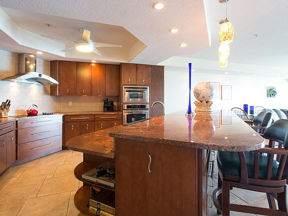 Gourmet kitchen!
