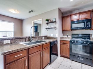 704 Lazy Crest Dr, Fort Worth, TX 76140