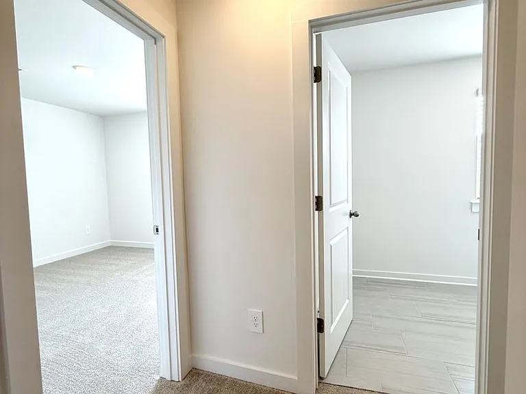 2372 Woodmeadow Dr — Photo 22