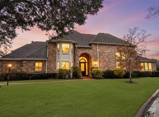 9655 Longmont Dr, Houston, TX 77063