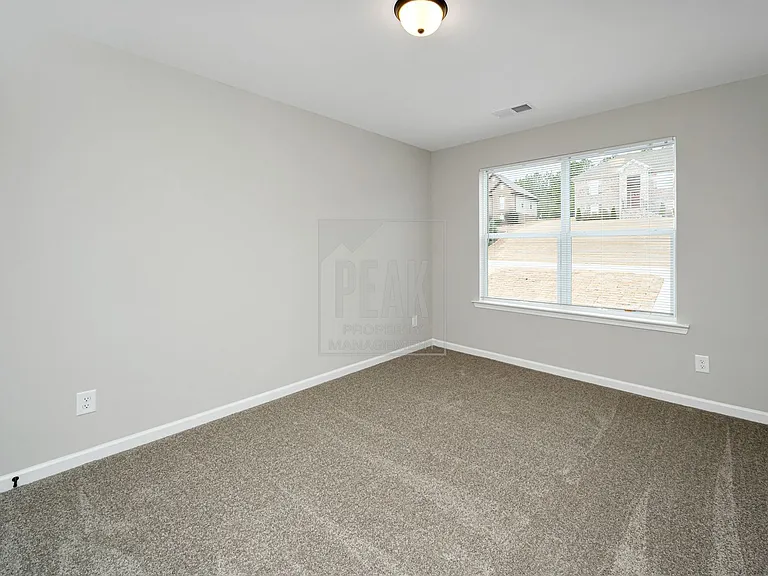 390 Woodland Cir — Photo 35