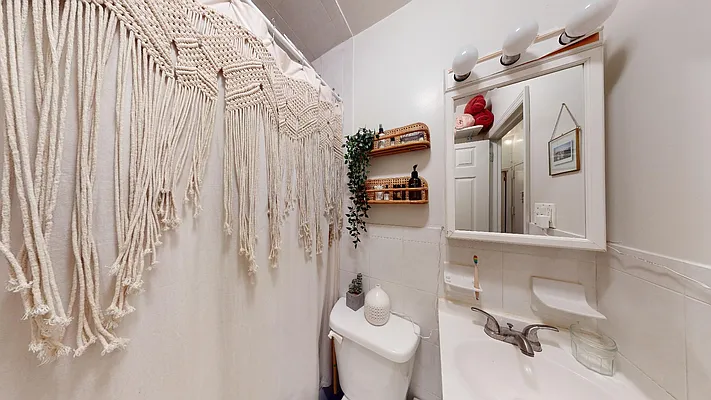 Rented by Bond New York | media 26