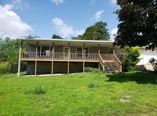 135 Mach Ln, Rockaway Beach, MO 65740