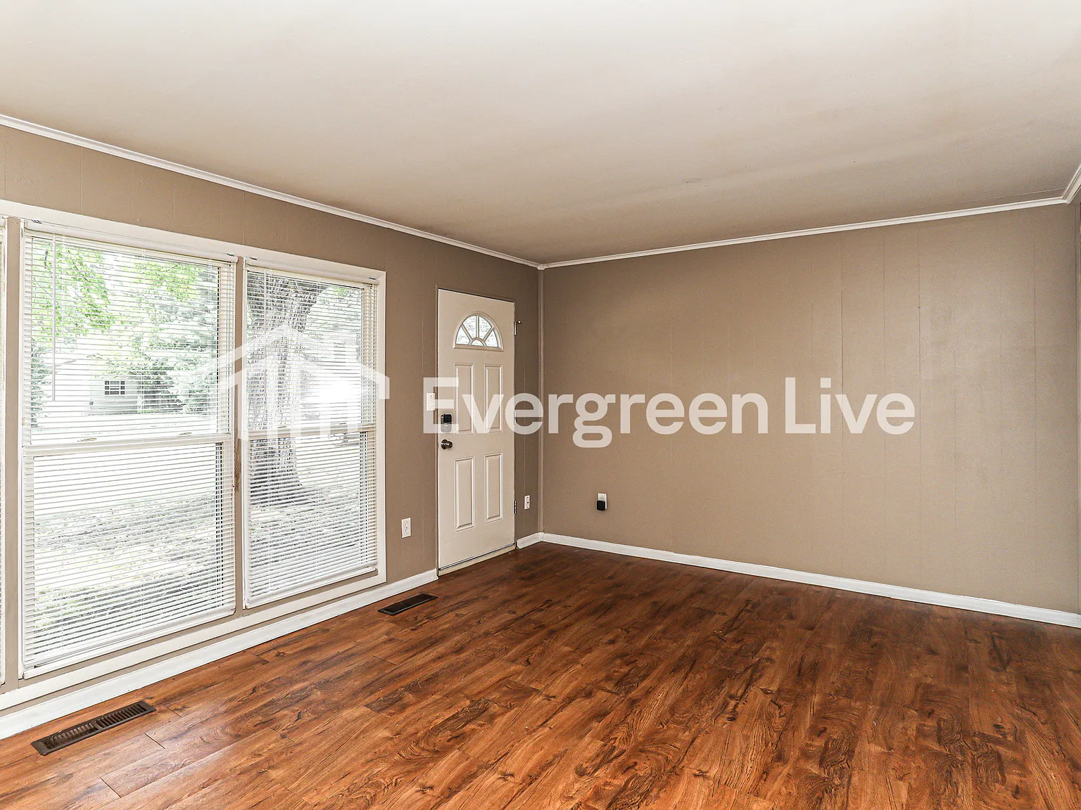 3 bed, 1.0 bath, 960 sqft, $1,495 — Photo 4