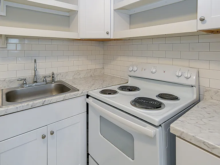 2515 Grimwood Rd #B — Photo 6