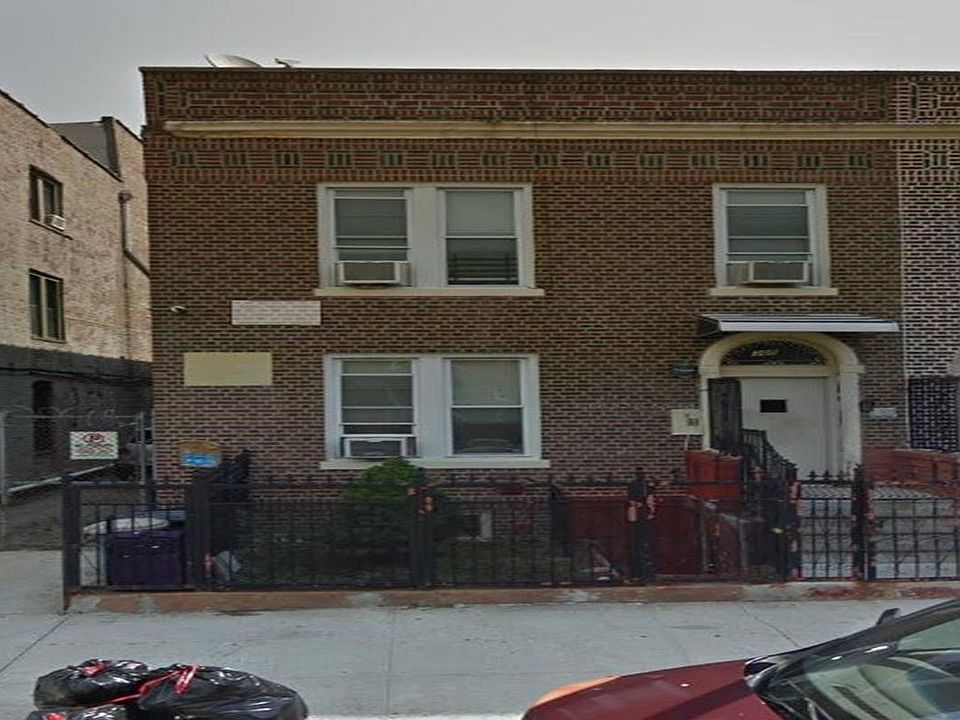1st image of 305 E 26th St APT 4