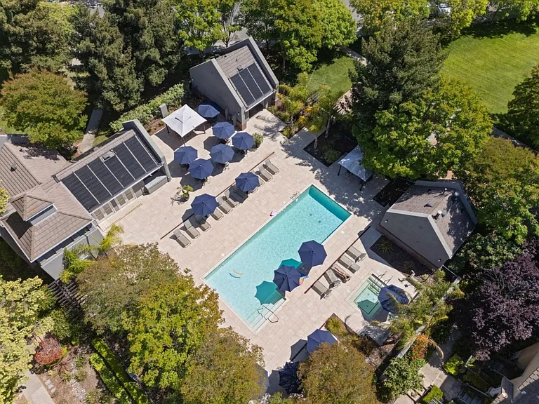 365 Pacific Dr — Photo 11