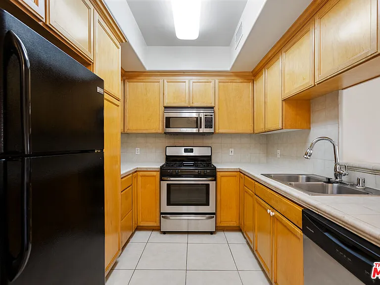 3328 Oakhurst Ave #110 — Photo 4