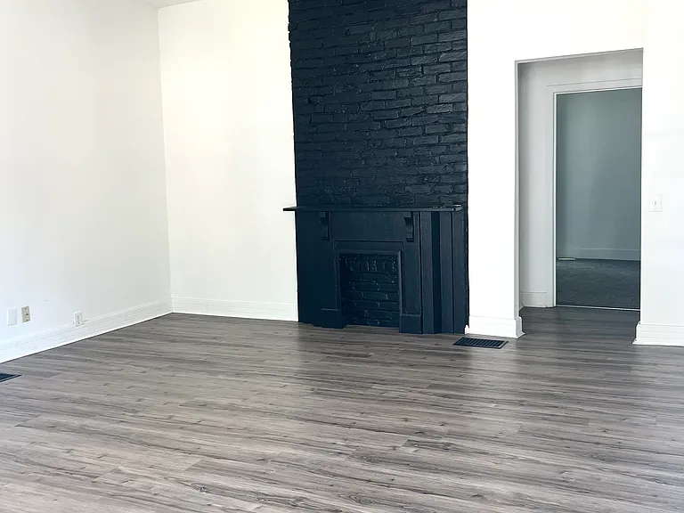 162 Main St — Photo 3