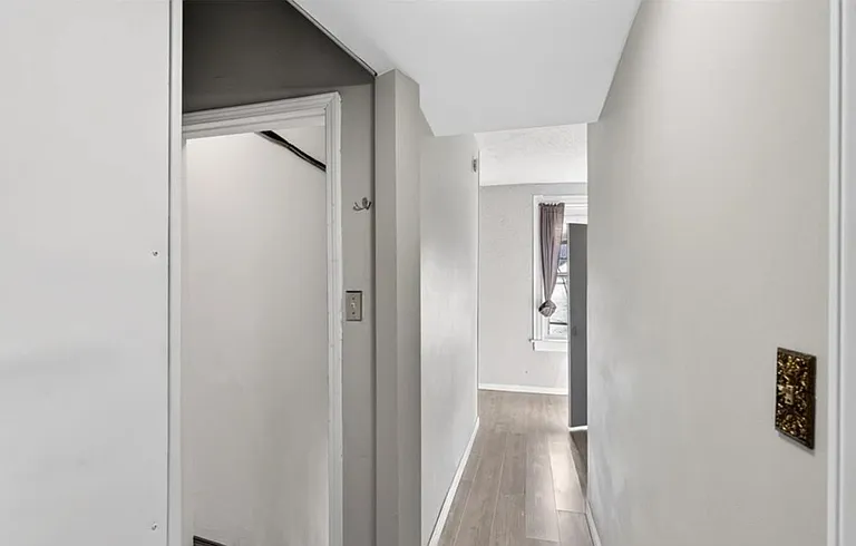 3005 S Compton Ave — Photo 8