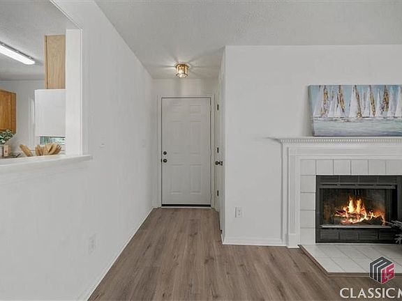 5th image of 608 Berkeley Woods Drive #608