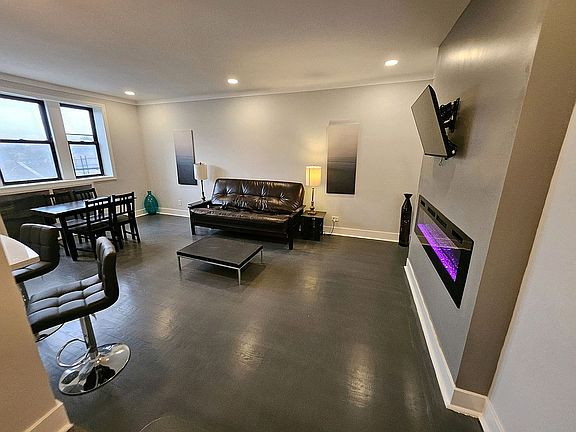 5th image of 170-40 Highland Ave Unit 404