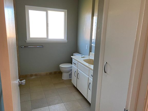 5th image of 1167 Sanchez Way
