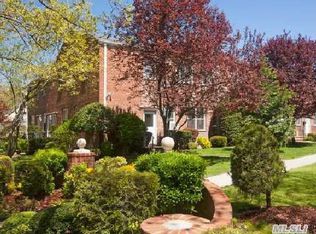 10-19 Whitestone Expy, Whitestone, NY 11357