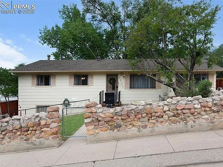 2509 Royalty Ct #A — Photo 18
