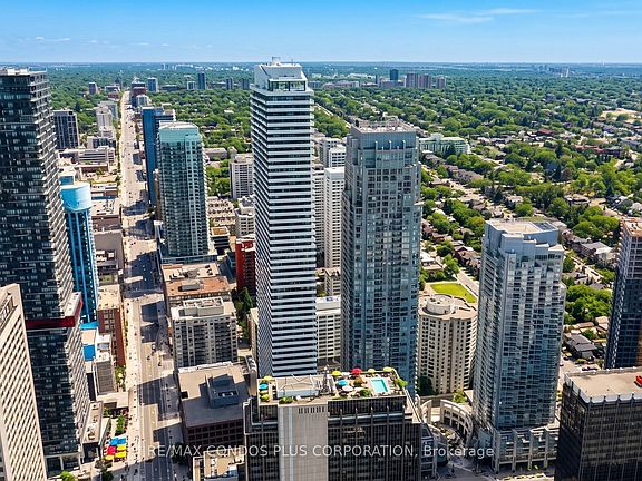 2nd image of 2221 Yonge St #506
