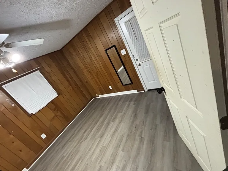 9201 Sandburg Ave — Photo 35