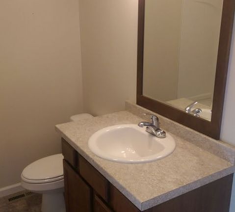 5th image of 2221 Golden Blvd