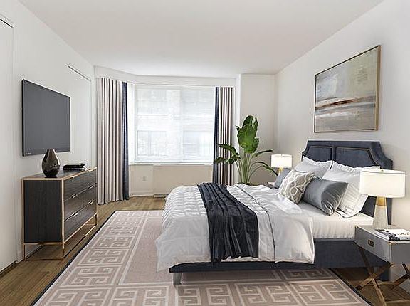 3rd image of 320 W 38th St APT 1503