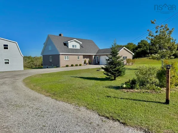 231 Overton Rd S, Yarmouth, NS B5A 5G8