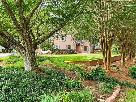 2nd image of 100 Briarmoor Dr