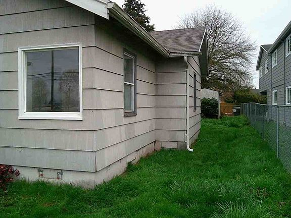 3rd image of 1065 7th Ave