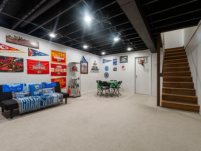 8383 Somerset Dr — Photo 15