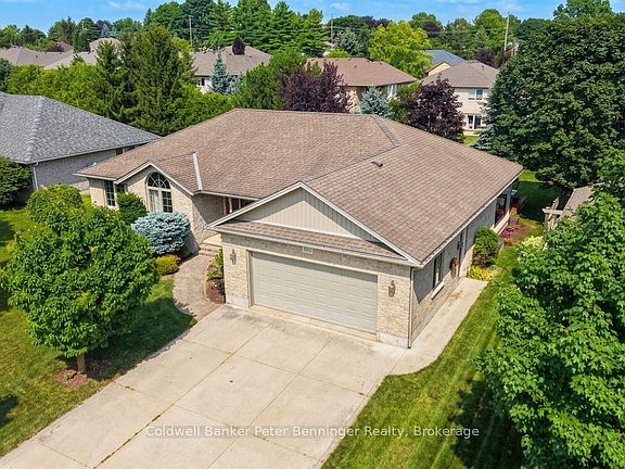 3rd image of 366 Westwood Dr