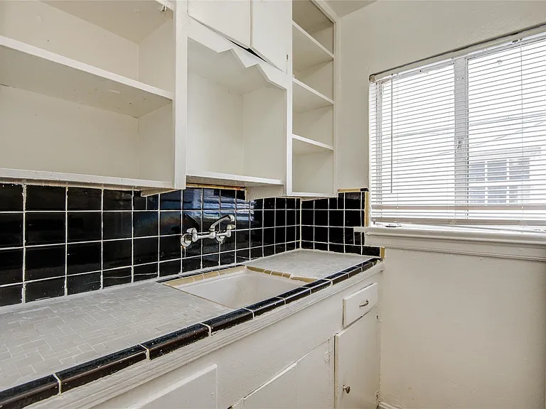 1828 W Main St #1 — Photo 19