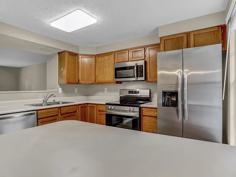 437 Ashton Ln — Photo 13