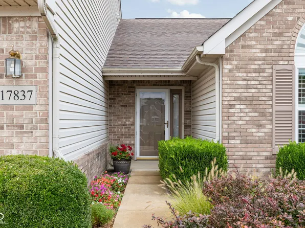 17837 Crown Pointe Ct, Noblesville, IN 46062