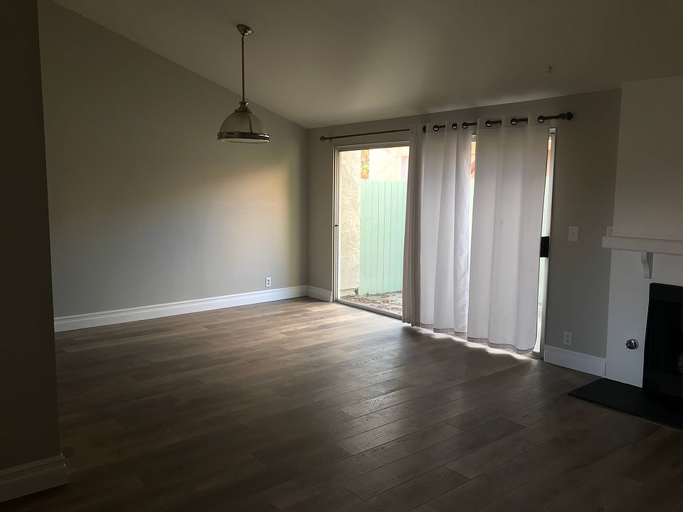 1st image of 589 Parkview Dr