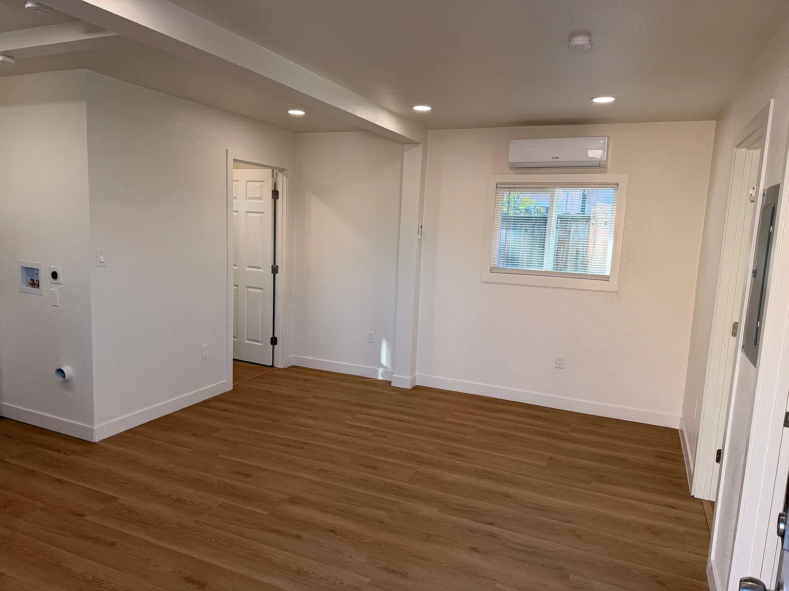 2 bed, 500 sqft, $2,250 — Photo 1