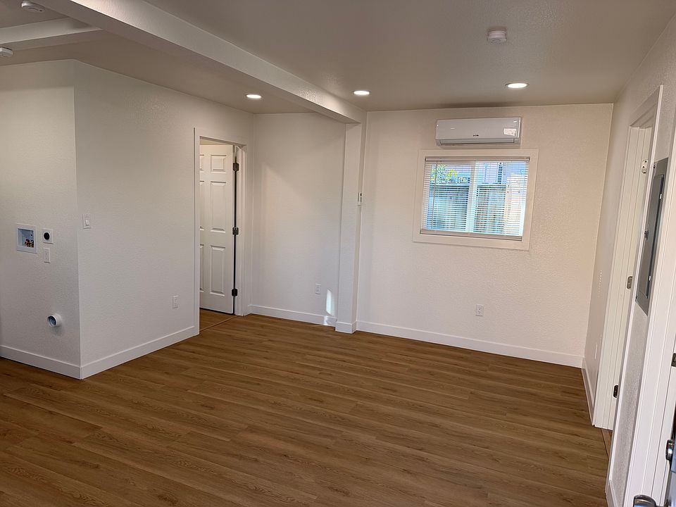 1st image of 119 W 19th St #1/2