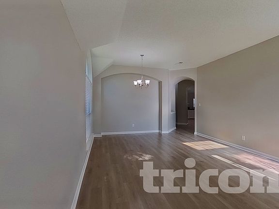 4th image of 521 Spicewood Dr