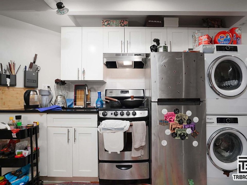 2nd image of 230 E 7th St APT 1
