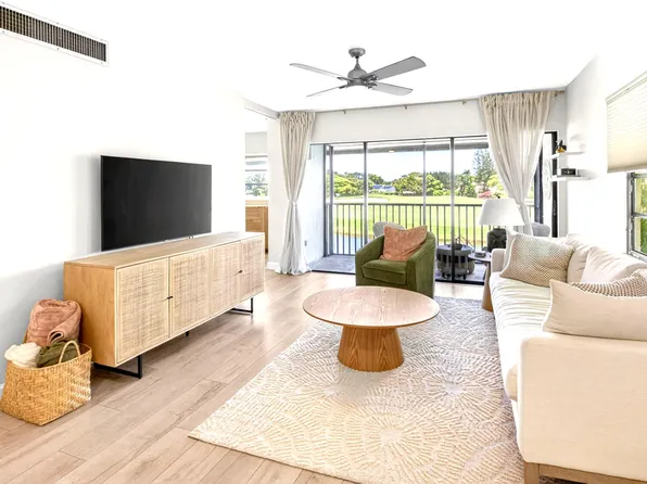 551 Greensward Lane #204-d, Delray Beach, FL 33445