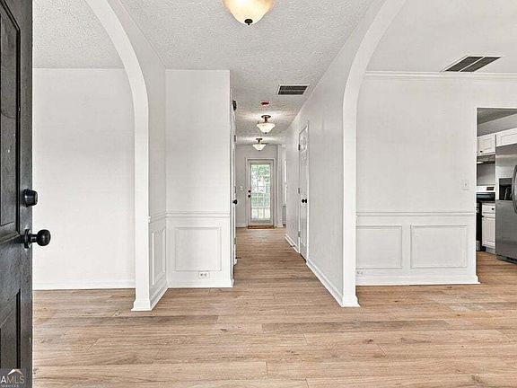 2nd image of 13 Equestrian Way NE