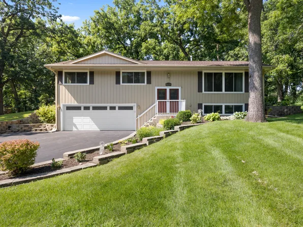 5378 Yellowstone Dr, Rockford, IL 61109