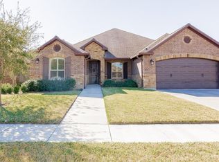 101 Luke Ct, Victoria, TX 77904